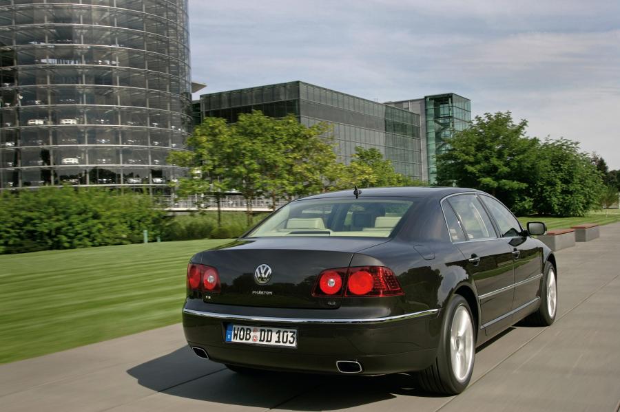  Volkswagen Phaeton 2009 года  (фото 8 из 13)